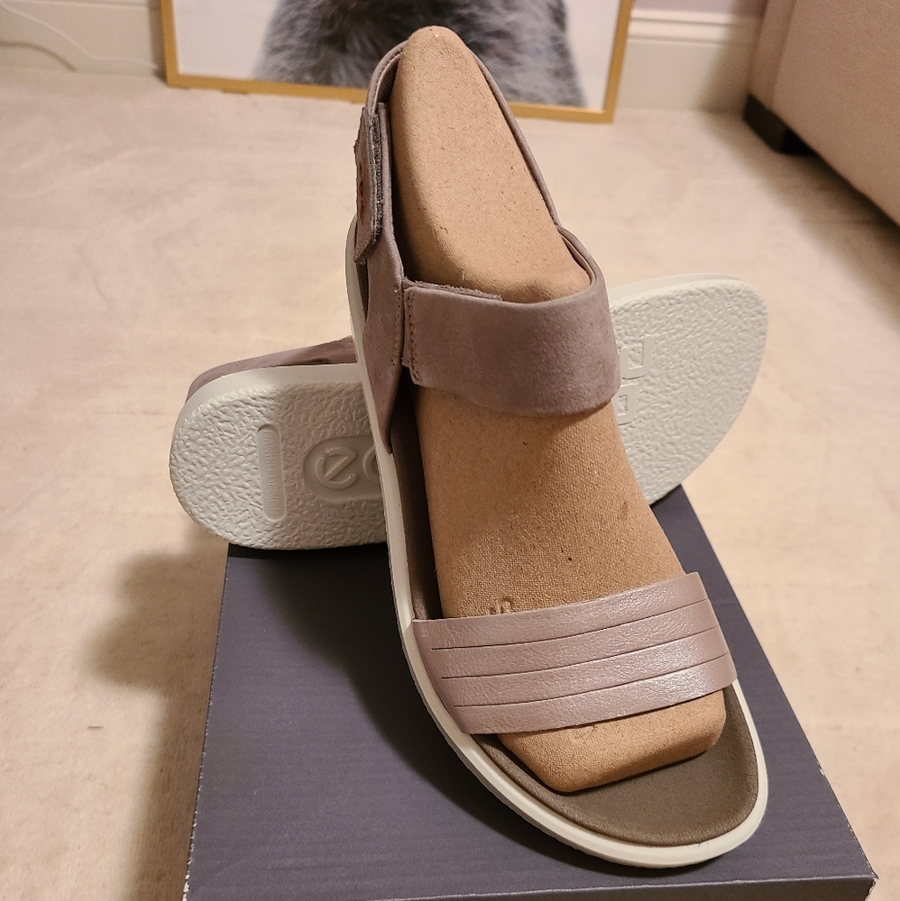 ECCO flowt strap sandal